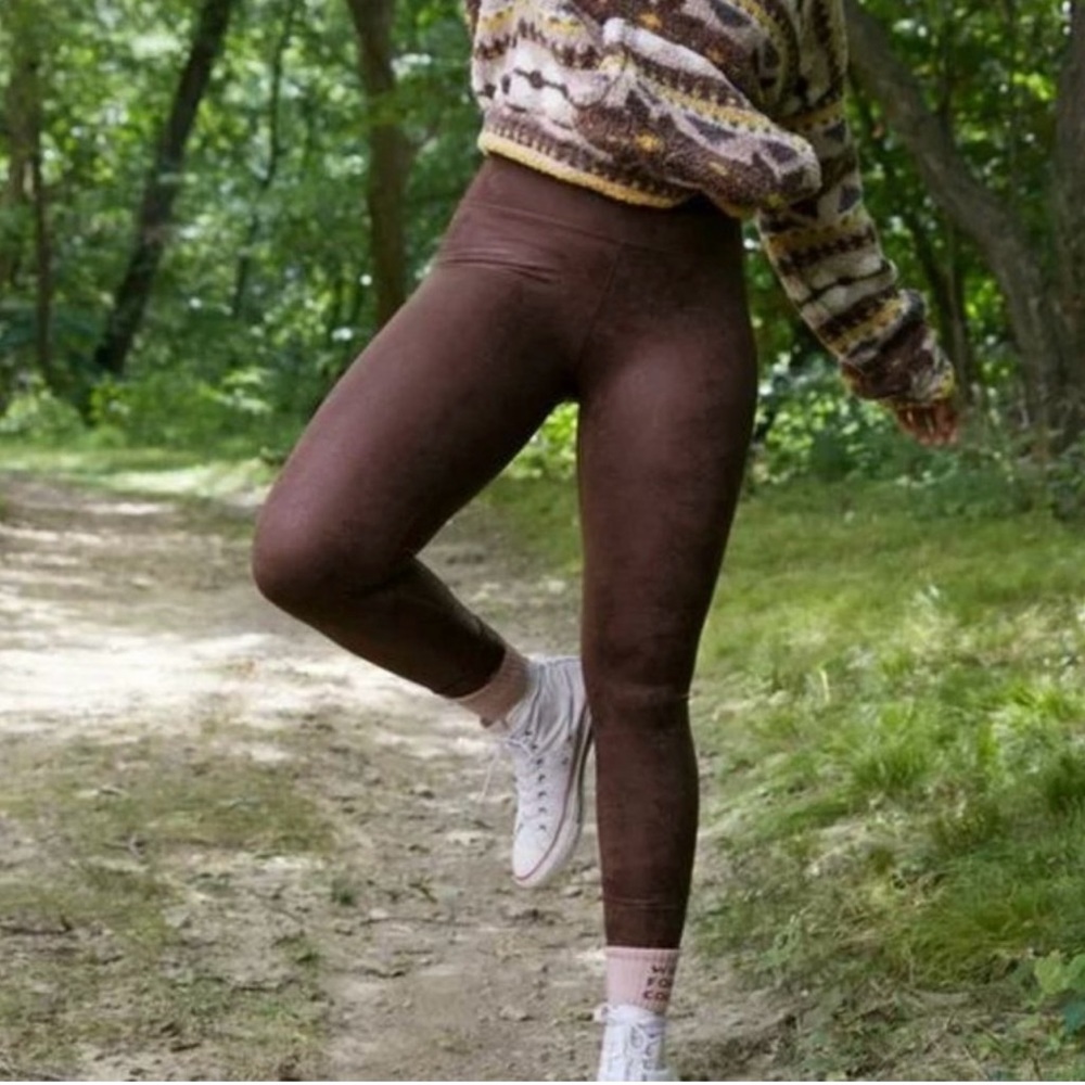 NWT aerie OFFLINE Hugger High Waist Crackle Leggings Sz Med Short